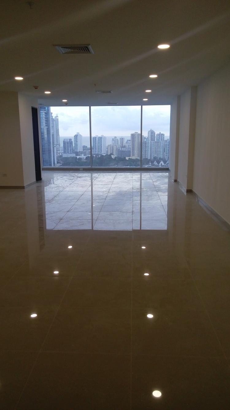 Se vende hermosa,oficina Sortis Business Tower. $350.000 negociable