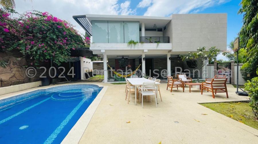 Venta Casa de 768 Mts en Altos de Panama