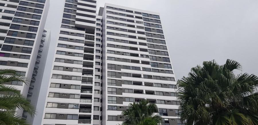 Venta de Apartamento a Estrenar en PH Condado Country Club 20-5294