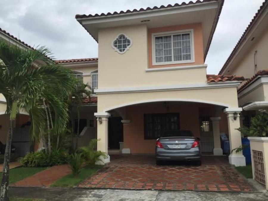 Venta de Casa de 3 Recamaras en Villa Valencia, Costa Sur 20-10897GG