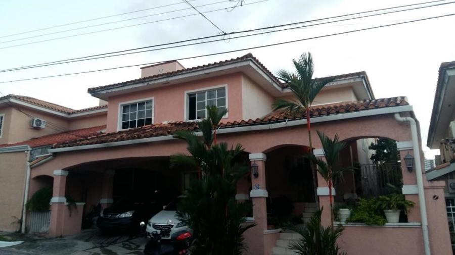 Venta de Casa de Lujo en PH Fuente del Fresno, Altos de Panamá 20-517