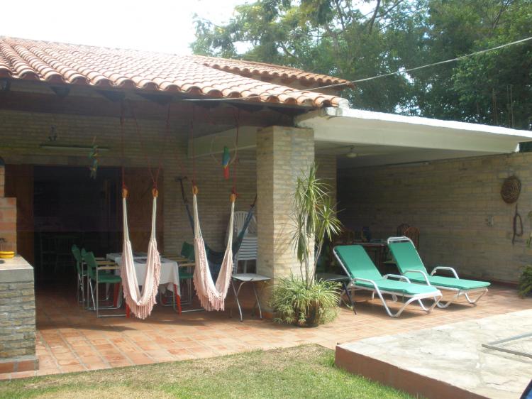 VENDO CASA EN SAN BERNARDINO- DE OFERTA.!! GS. 380.000.000.-