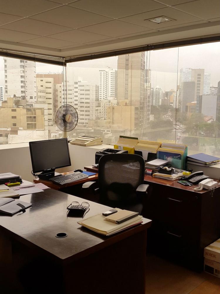 ALQUILO OFICINAS AMOBLADAS EXCELENTE UBICACIÓN EN EDIFICIO EMPRESARIAL SAN ISIDRO 