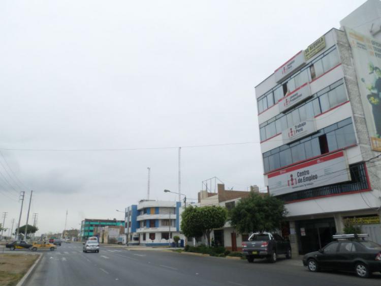 ALQUILO TERRENO COMERCIAL en plena Av. PARDO - CHIMBOTE.