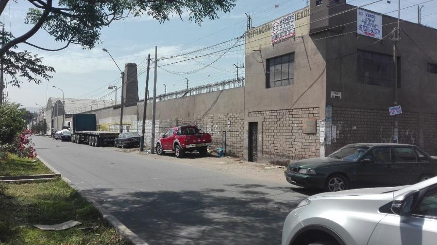 Ate se vende local industrial de 2,709 m2 urb. vulcano