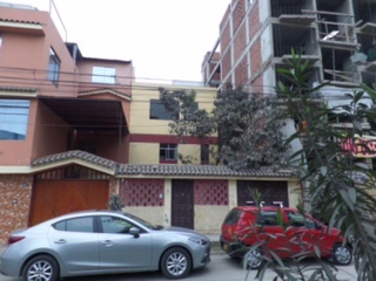 CASA DE 3 PISOS EN SALAMANCA - BUENA UBICACIÓN.