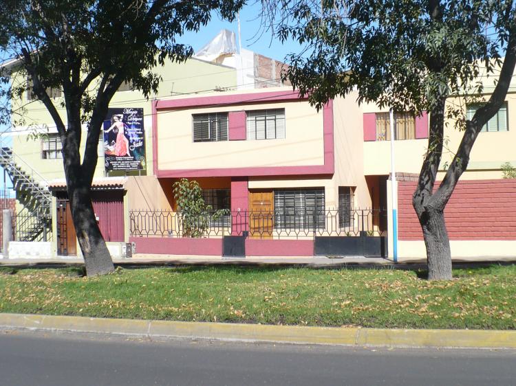 casa en venta exelente ubicacion ideal para empresa o negocio