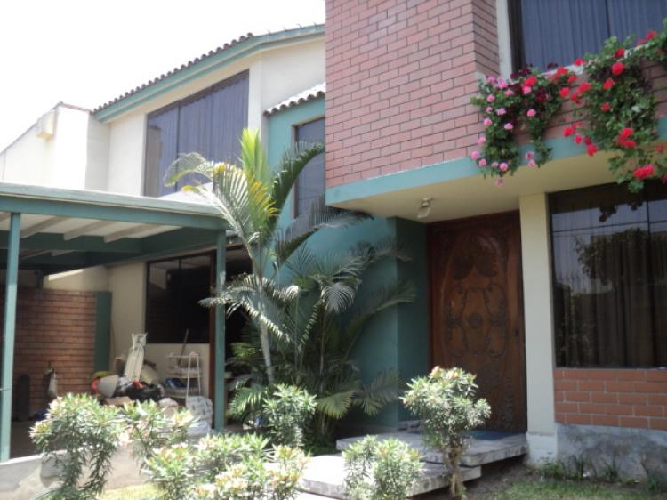 Casa en Venta en Urb. Los Ingenieros, La Molina, Lima - U$D  -  CAV10582 - BienesOnLine