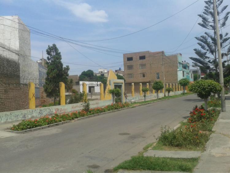 HERMOSO TERRENO !!! cercado 320 MT 150 MIL USD, Rinconada cerca a parque