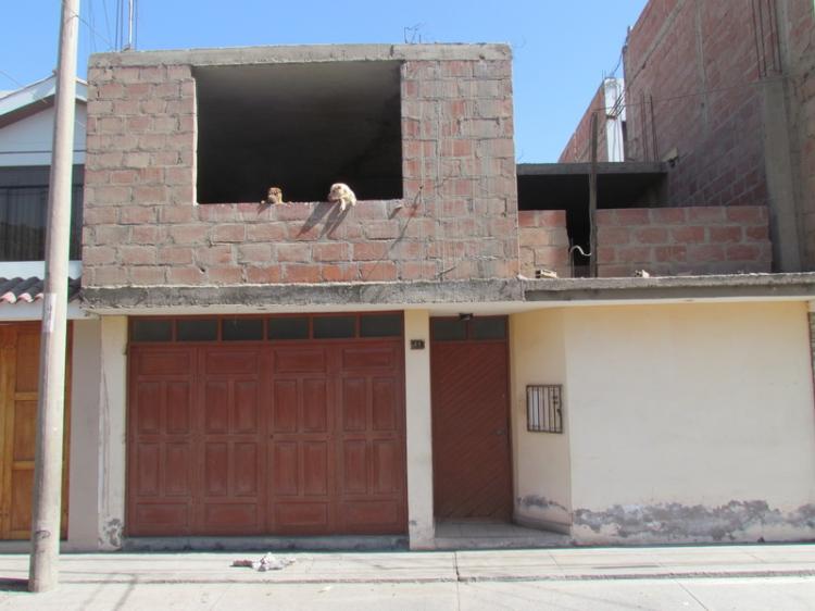 REMATO Casa de 02 pisos Residencial Las Camelias Tacna Perú