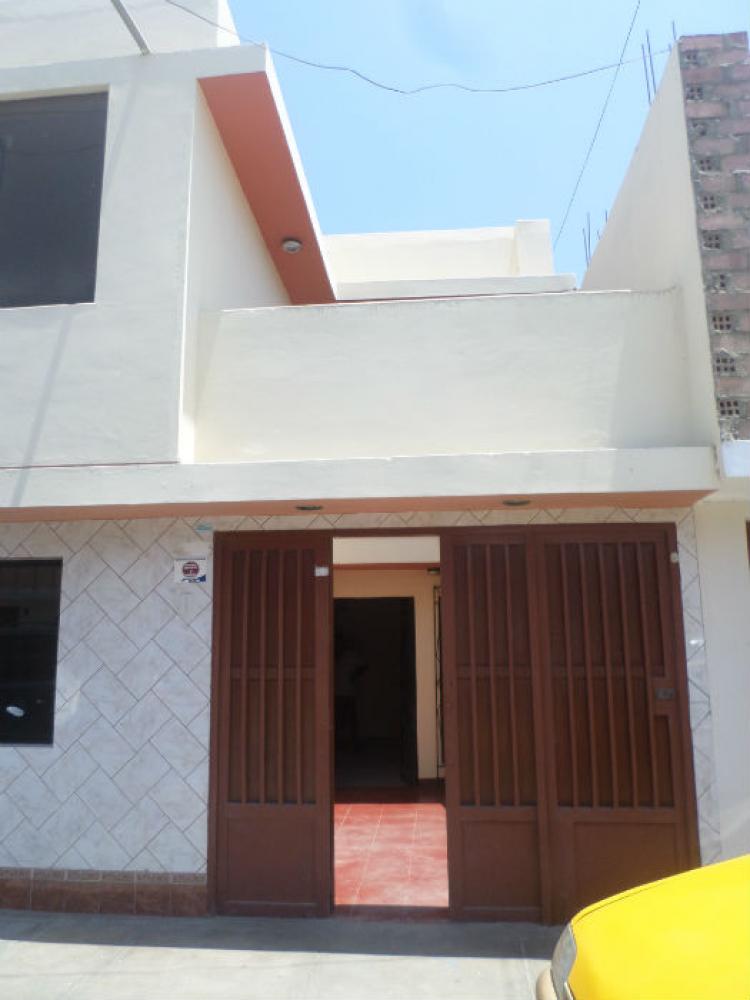 VENDO CASA 2 Pisos en Urb. CASUARINAS I Etapa - Nvo. CHIMBOTE.