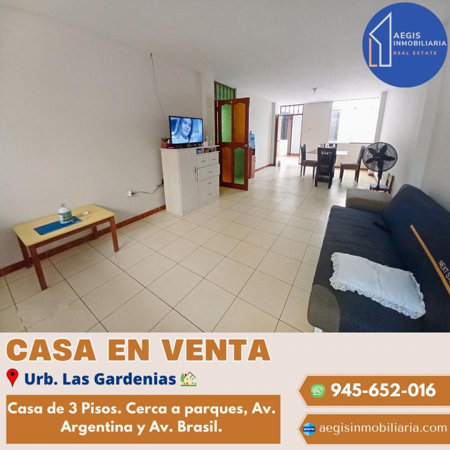 VENDO CASA 3 PISOS 🔶URB GARDENIAS