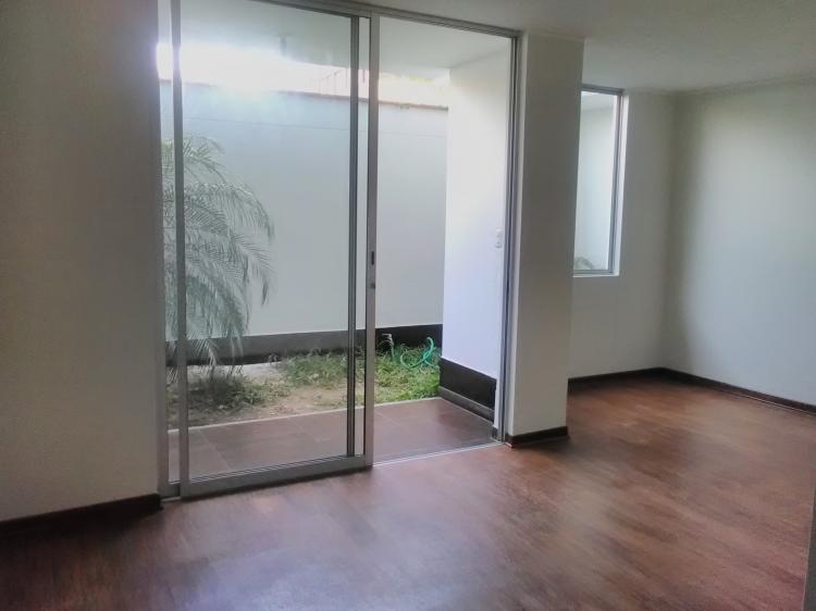 Vendo Departamento Primer Piso Surco