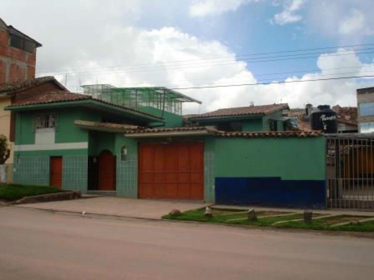 VENDO HERMOSA CASA EN VIA PRINCIPAL