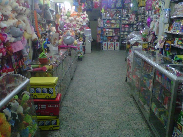 VENDO TIENDA COMERCIAL EN GAMARRA