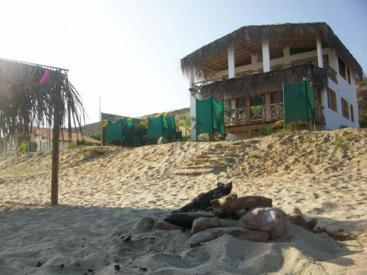 Verano todo el año.-Alquilo casa con piscina frente al mar de Tumbes