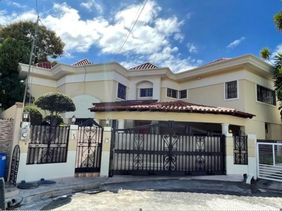 Foto Casa en Venta en Julieta Morales, Distrito Nacional - U$D 565.000 - CAV72018 - BienesOnLine