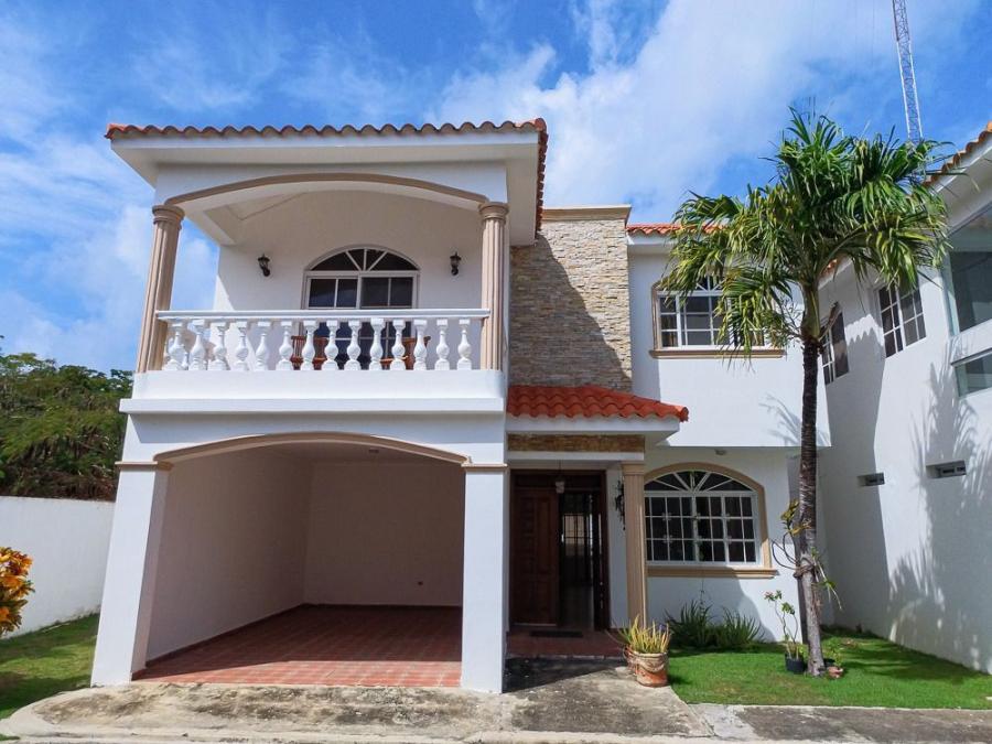 Casa en Venta en Juan Dolió Guayacanes, San Pedro de Macorís