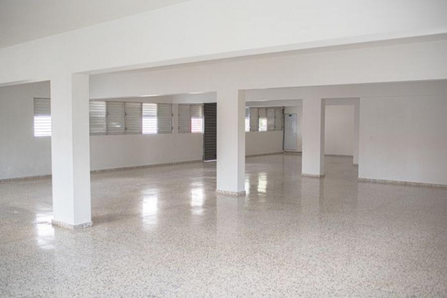 Foto Local en Alquiler en Evaristo Morales, Distrito Nacional, Santo Domingo - U$D 4.500 - LOA73952 - BienesOnLine