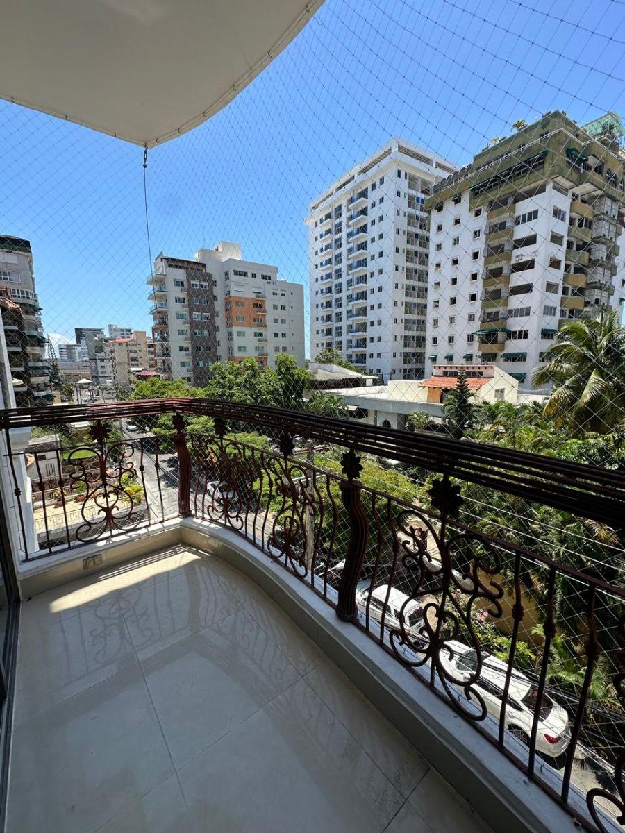 Foto Apartamento en Alquiler en Bella Vista, Distrito Nacional - U$D 1.300 - APA72421 - BienesOnLine