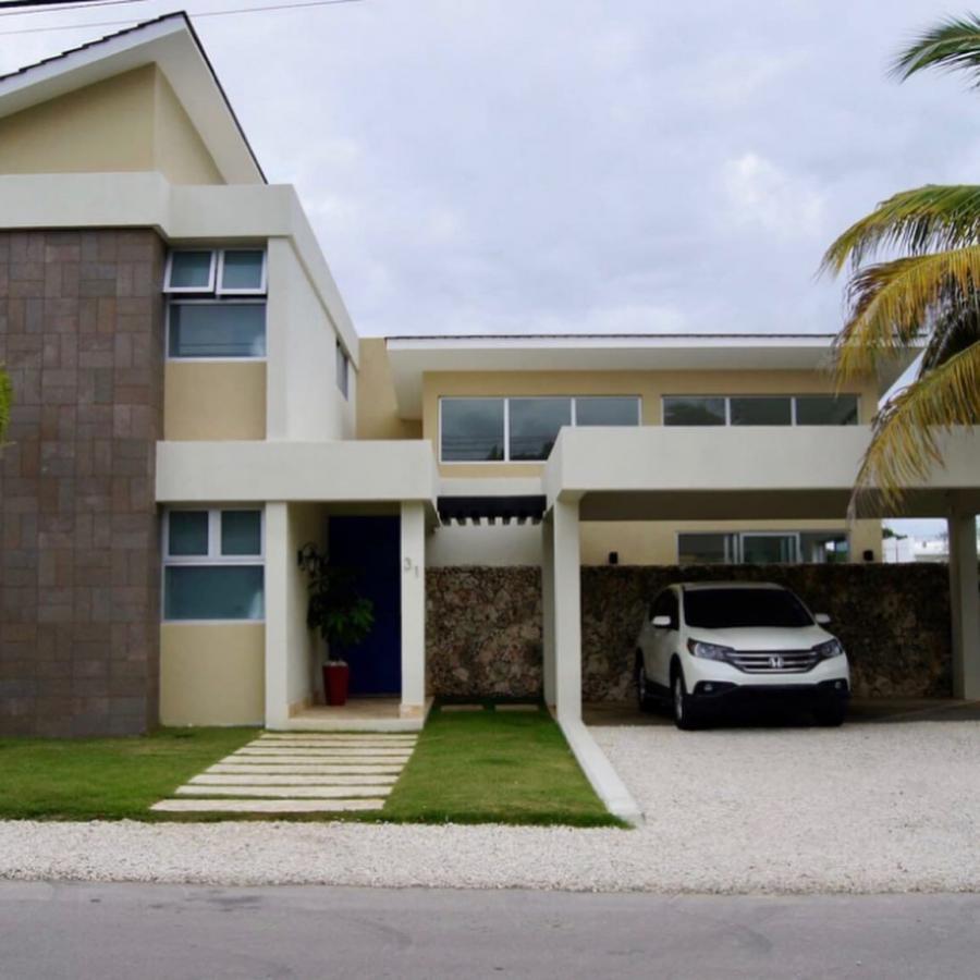 Foto Casa en Alquiler en Punta Cana Village, Santo Domingo Este, Santo Domingo - U$D 4.900 - CAA72100 - BienesOnLine