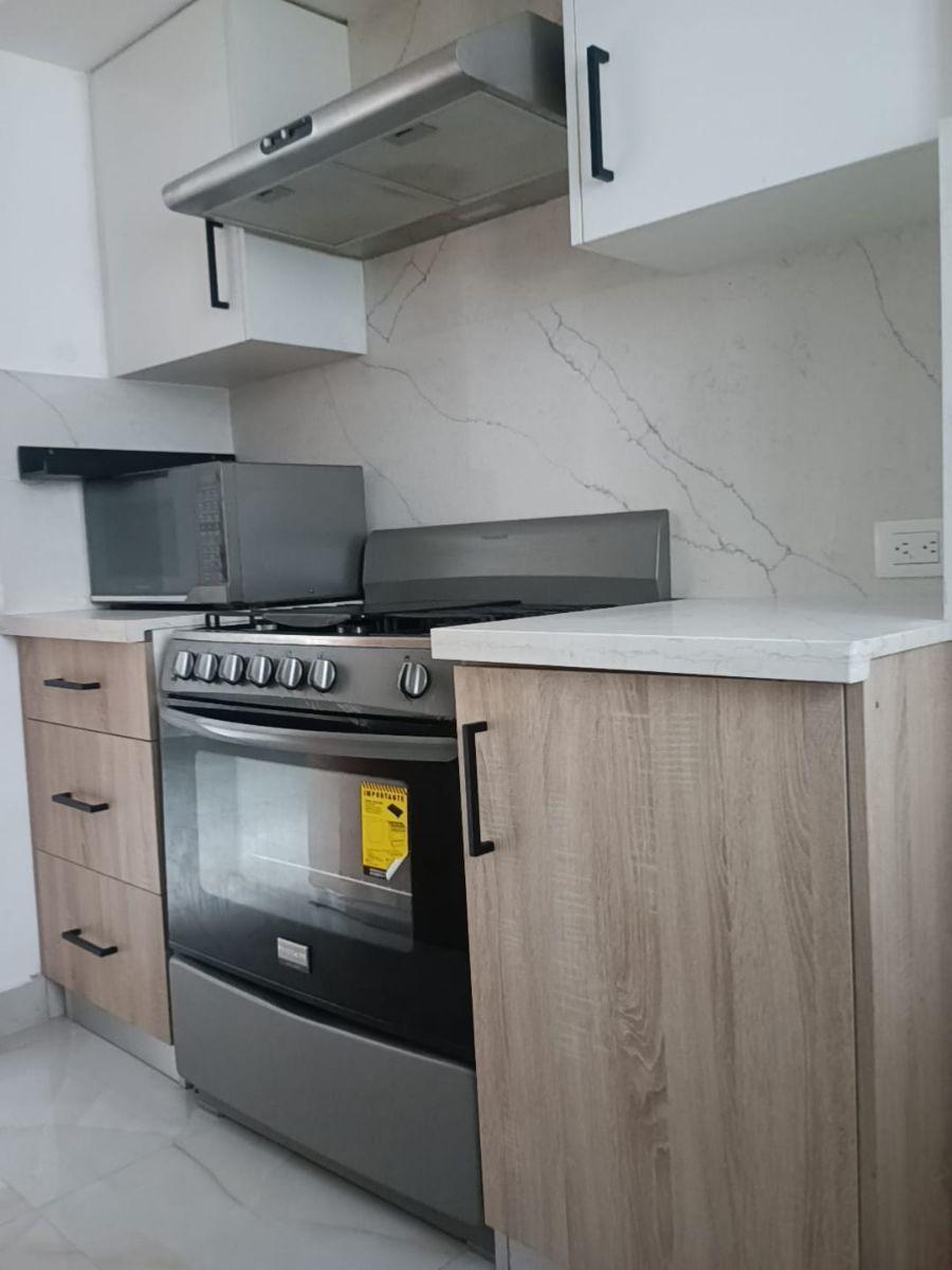 Apartamento en Alquiler con Linea Blanca en Naco