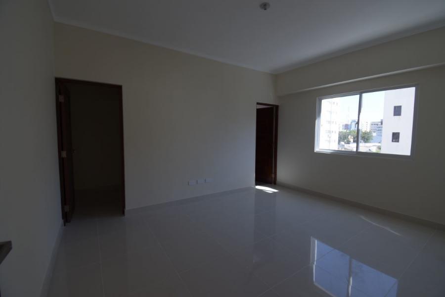 Apartamento en venta ubicado en Evaristo Morales. 3H 3.5B 2P