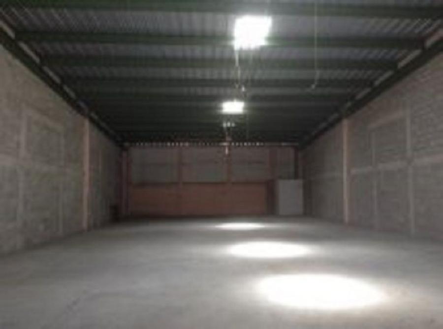 Arriendo Nave de 300 m2 próximo a Autopista Duarte