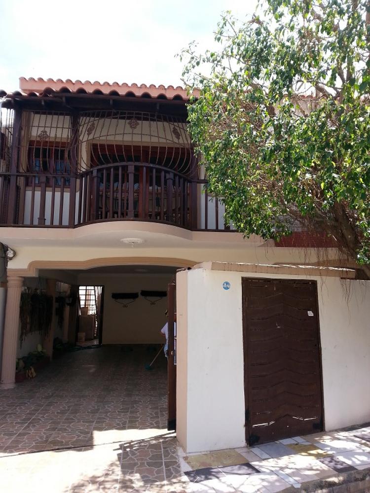 Foto Casa en Venta en Zona Oriental, Santo Domingo Este, Santo Domingo - $ 5.000.000 - CAV980 - BienesOnLine