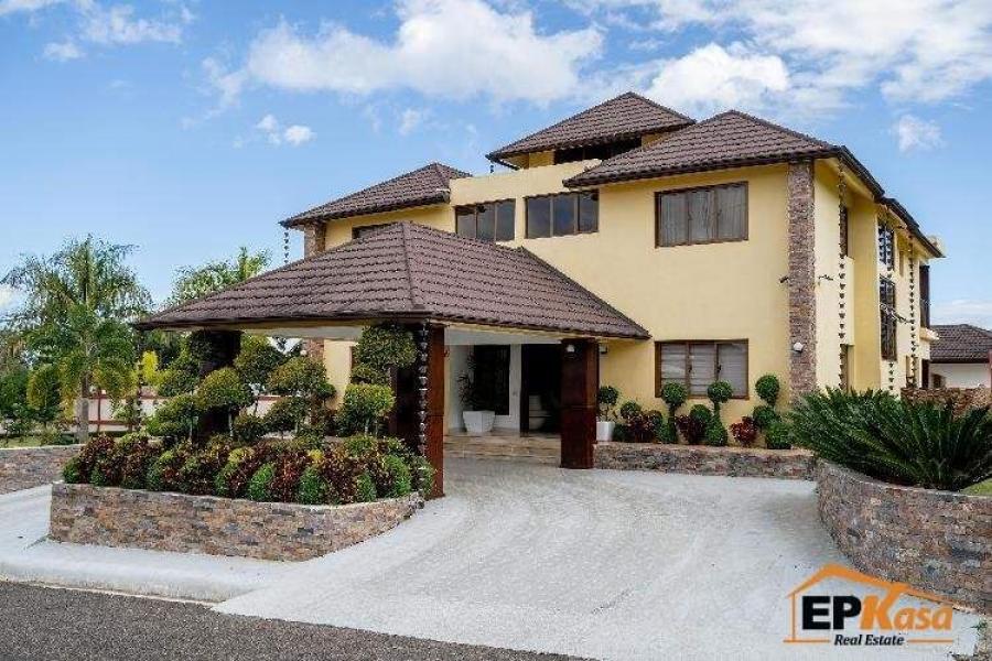 Foto Casa en Venta en Jarabacoa, Jarabacoa, La Vega - U$D 900.000 - CAV15772 - BienesOnLine