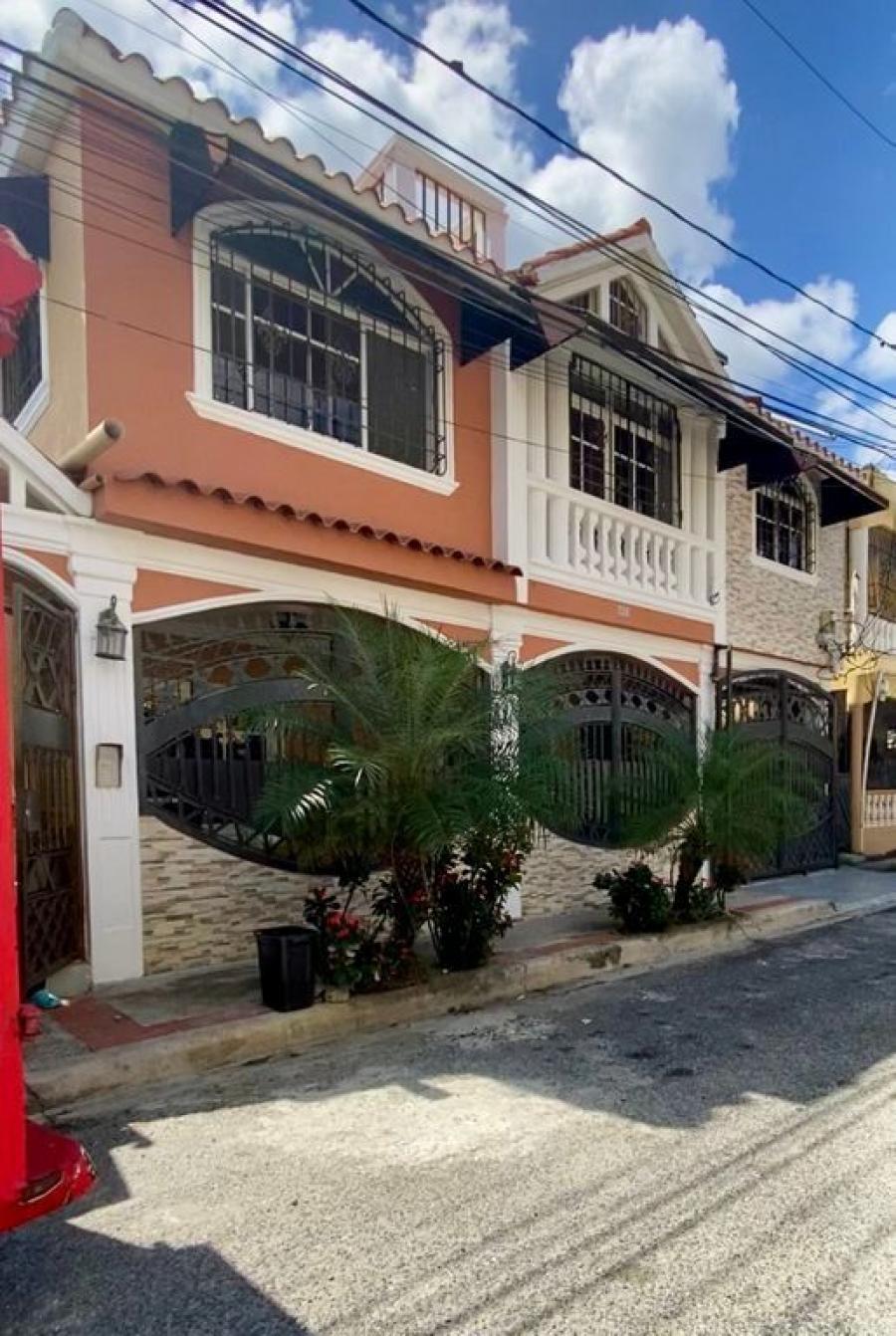 Foto Casa en Venta en Santo Domingo Este, Santo Domingo - U$D 275.000 - CAV71814 - BienesOnLine