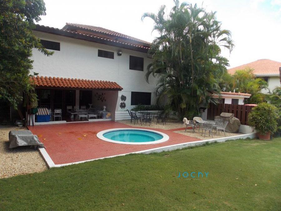 Jochy Real Estate,  Vende  Villa en Casa De Campo, La Romana, R.D