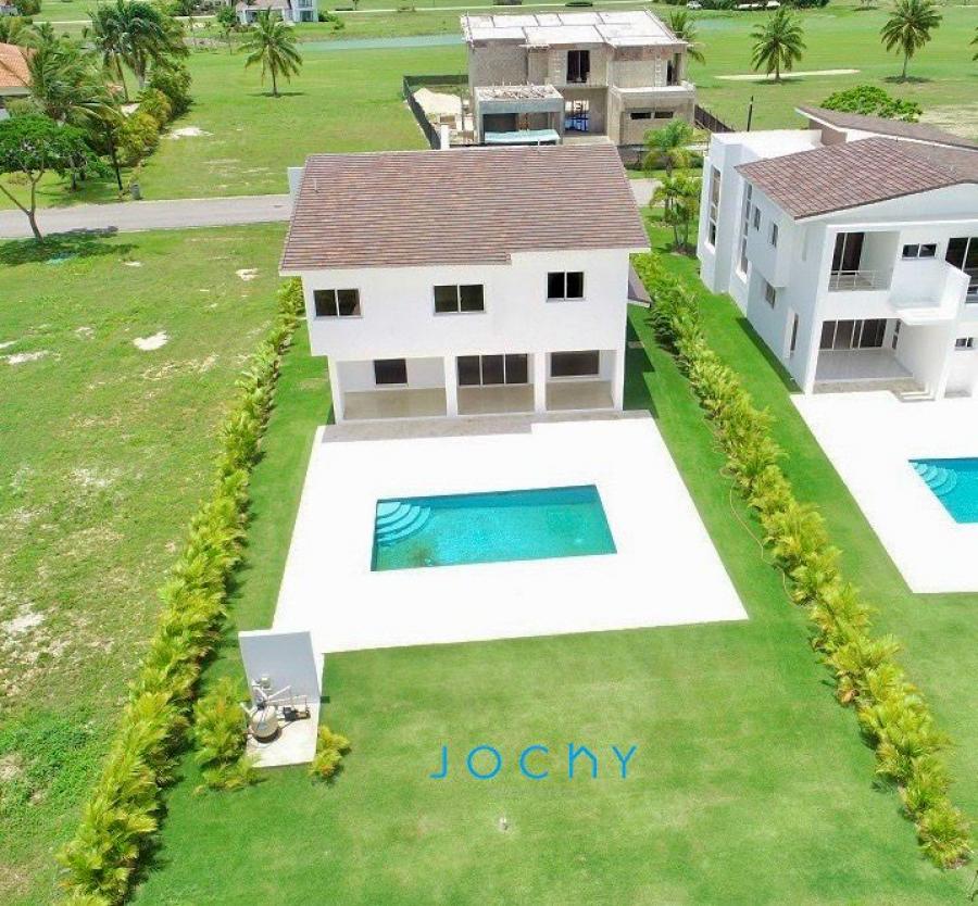 Jochy Real Estate vende, villa en La Estancia Golf Resort, La Romana, R.D