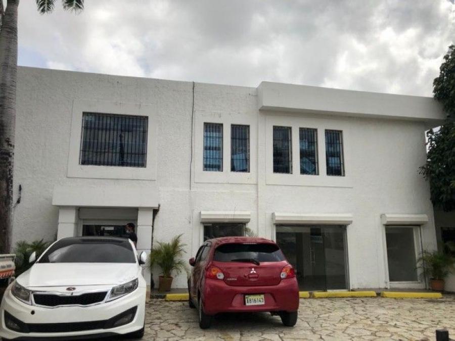 Foto Local en Alquiler en La Julia, Distrito Nacional, Santo Domingo - U$D 2.500 - LOA73451 - BienesOnLine