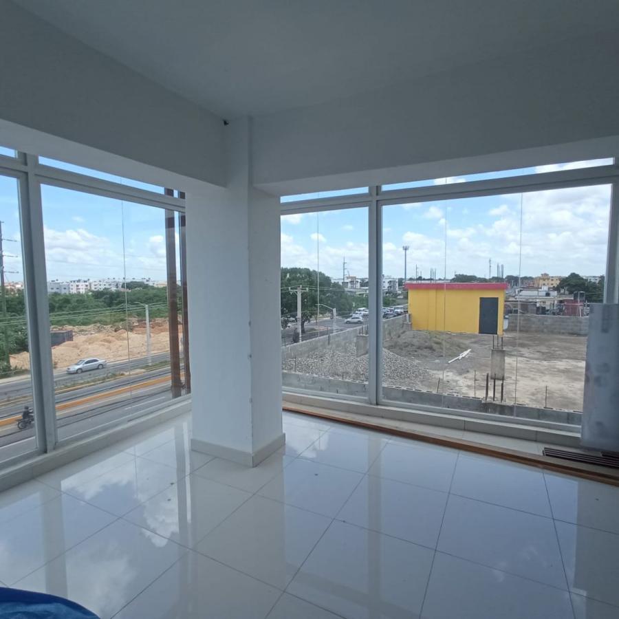 Foto Local en Alquiler en Autopista de San Isidro, Autopista de San Isidro, Santo Domingo - $ 153.000 - LOA72327 - BienesOnLine