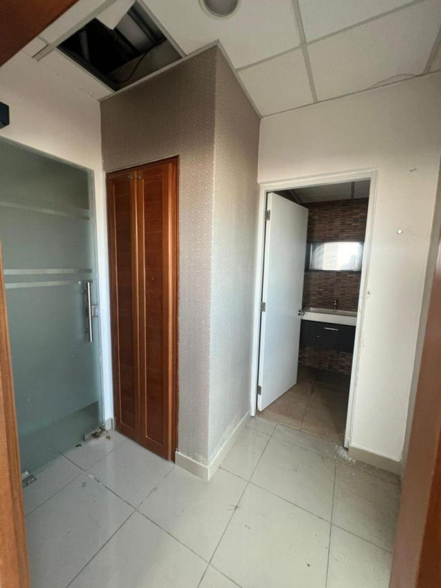 Foto Oficina en Alquiler en La Esperilla, Distrito Nacional, Santo Domingo - U$D 3.500 - OFA73373 - BienesOnLine