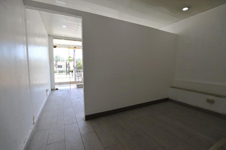 Foto Local en Alquiler en La Esperilla, Santo Domingo - U$D 650 - LOA27101 - BienesOnLine