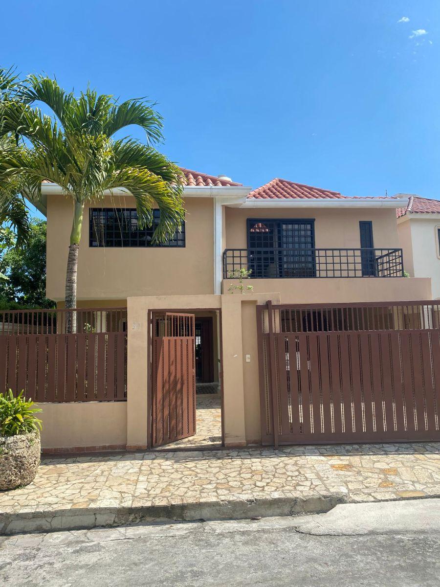 Foto Casa en Venta en Altos de Arroyo Hondo, Distrito Nacional - U$D 489.000 - CAV65233 - BienesOnLine