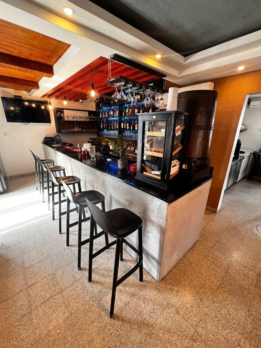 Vendo restaurante Bar and Grill punto comercial