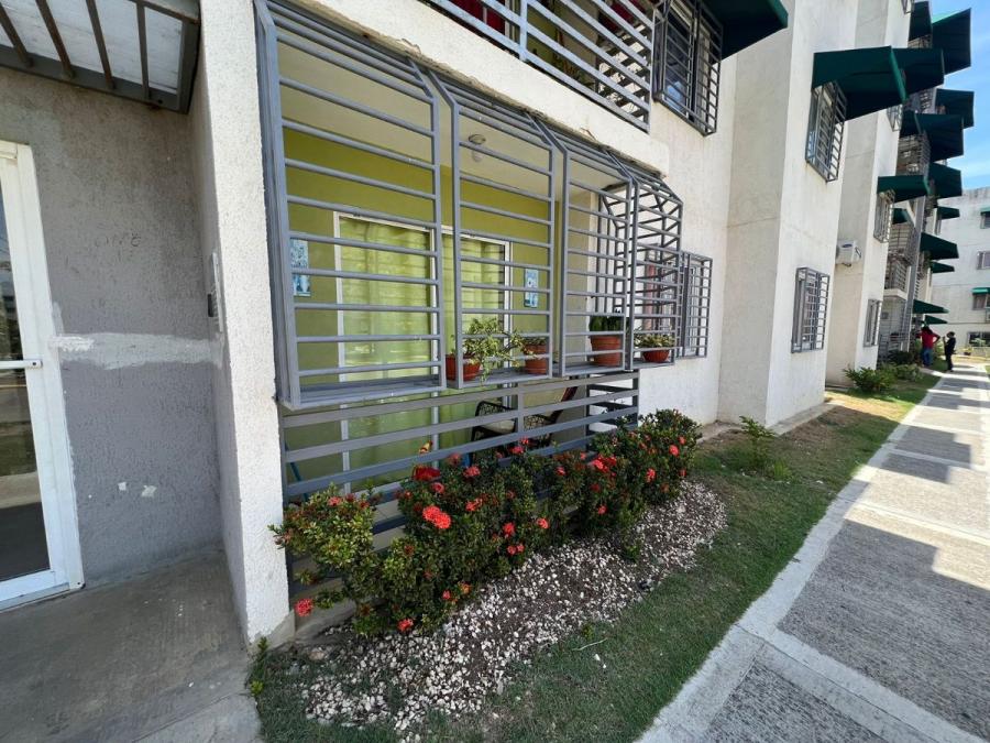 Foto Apartamento en Venta en frente a la plaza comercial Las Trinitarias., Santo Domingo Este, Santo Domingo - $ 2.900.000 - APV31104 - BienesOnLine