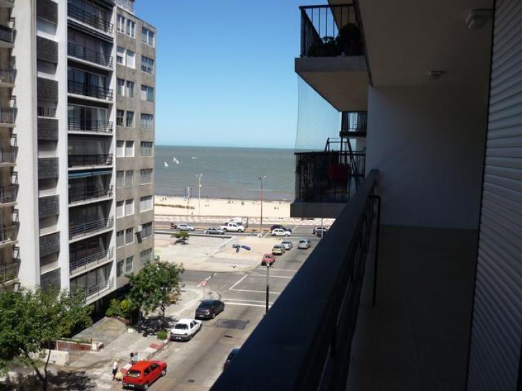 Foto Apartamento en Venta en pocitos, Montevideo, Montevideo - U$D 340.000 - APV2470 - BienesOnLine
