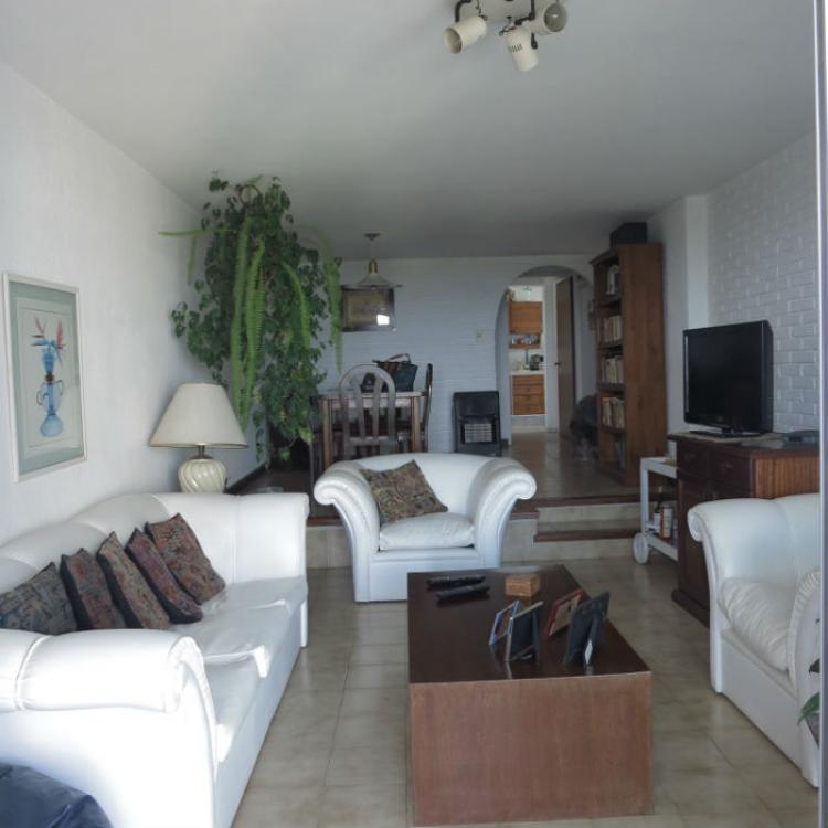 OPORTUNIDAD, hermoso departamento sobre Roosevelt.