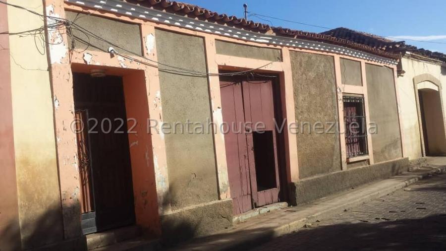 +58 414-6954944 MLS #24-16703 En Venta Casa Tipo Colonial en Centro Historico de Santa Ana Coro