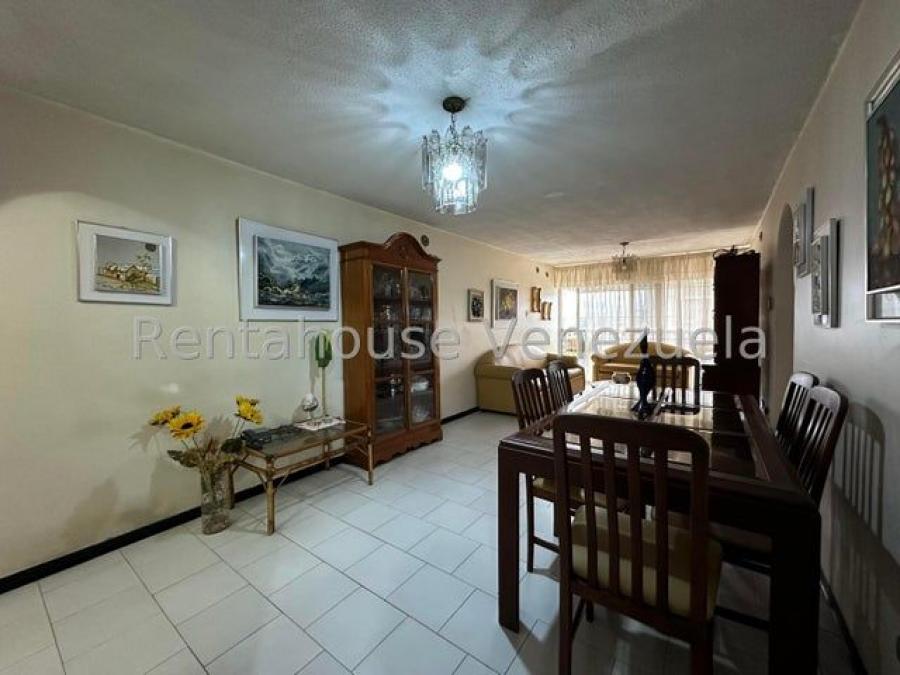 Se vende cómodo apartamento en San Jacito, Maracay