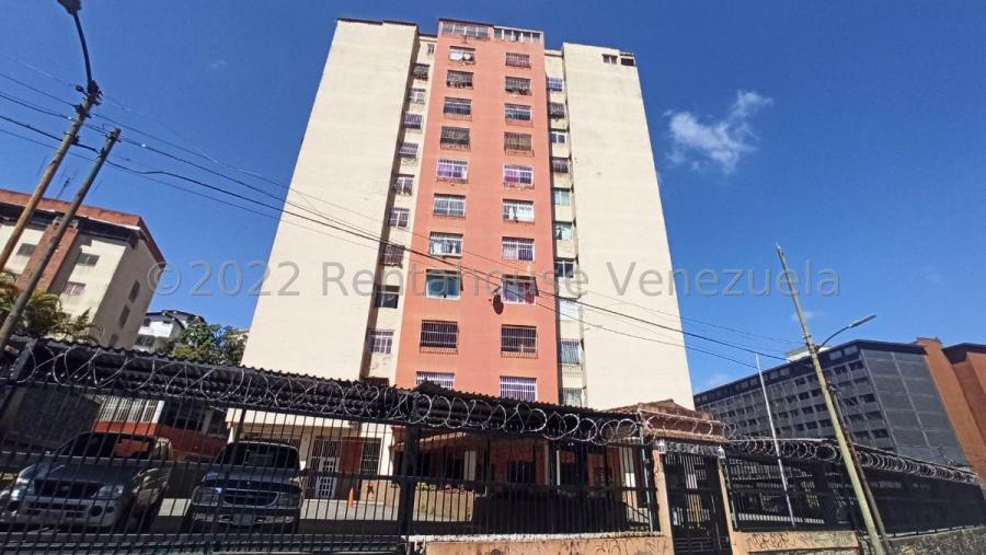 Bello y Cómodo Apartamento PH en venta San Antonio de Los Altos 24-4454