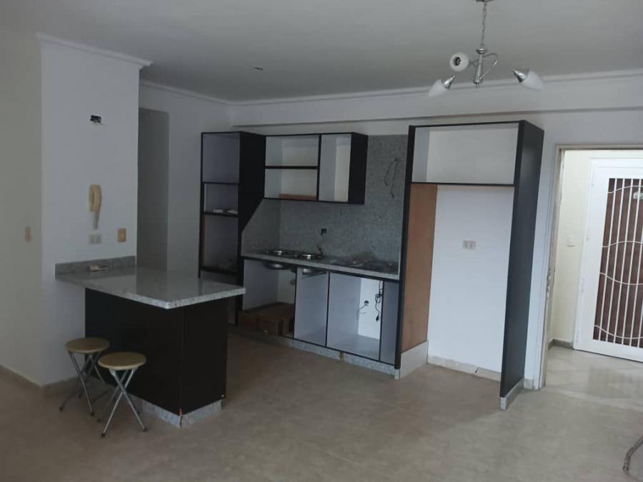 APARTAMENTO RES KILIMANJARO, MAÑONGO, NAGUANAGUA.  LUISA MEZONES VENDE