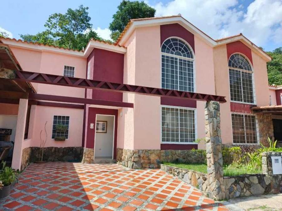 CASA EN LA ENTRADA URB LOMAS DEL ROCÍO, NAGUANAGUA CARABOBO. LUISA MEZONES VENDE.