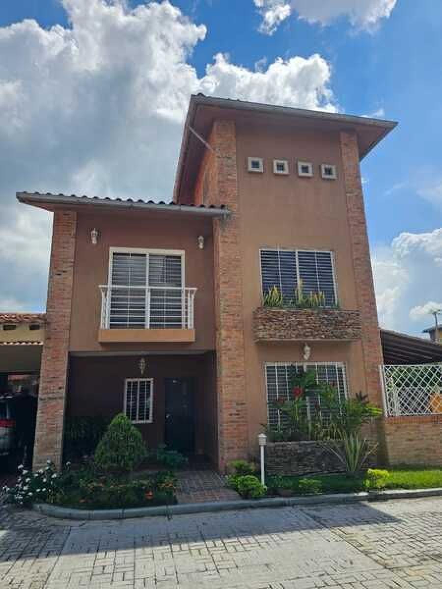 Foto Casa en Venta en VILLAS DE SAN DIEGO COUNTRY CLUB, San Diego, Carabobo - U$D 300.000 - CAV239825 - BienesOnLine