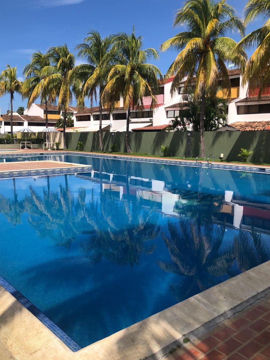 Venta hermoso Townhouse con muelle privado en Lechería