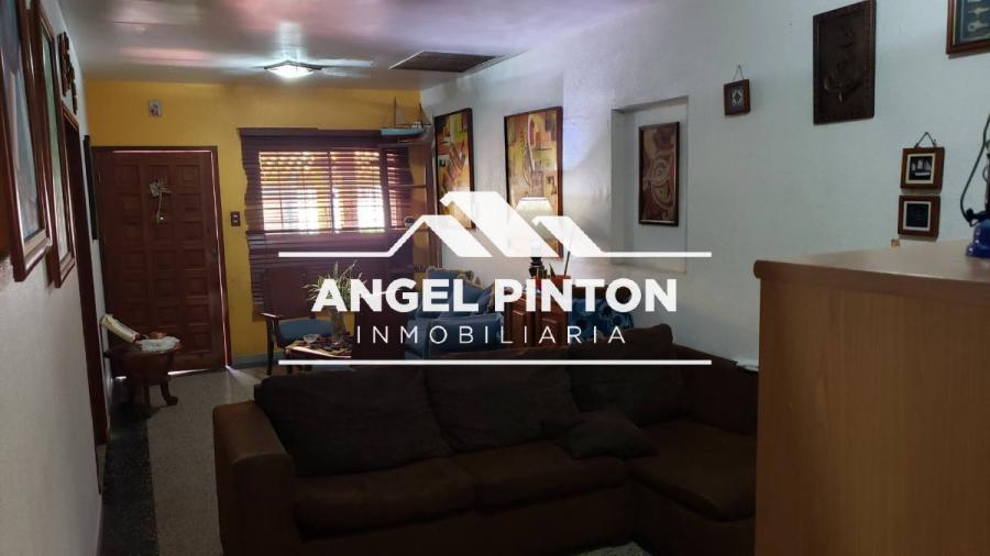 CASA EN VENTA EN URBANIZACIÓN SAN MIGUEL MARACAIBO API 6693